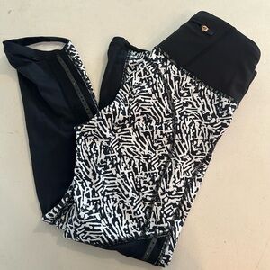 Lululemon Athletica Black and White Patterned Leggings